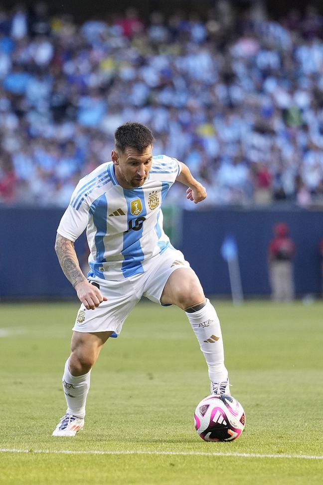 勇士官方：库里&霍福德缺席明日对阵鹈鹕，库明加出战成疑