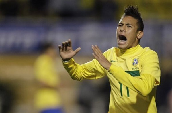 马切吉亚尼：奥古斯托客串不了右路；索默的扑救有问题