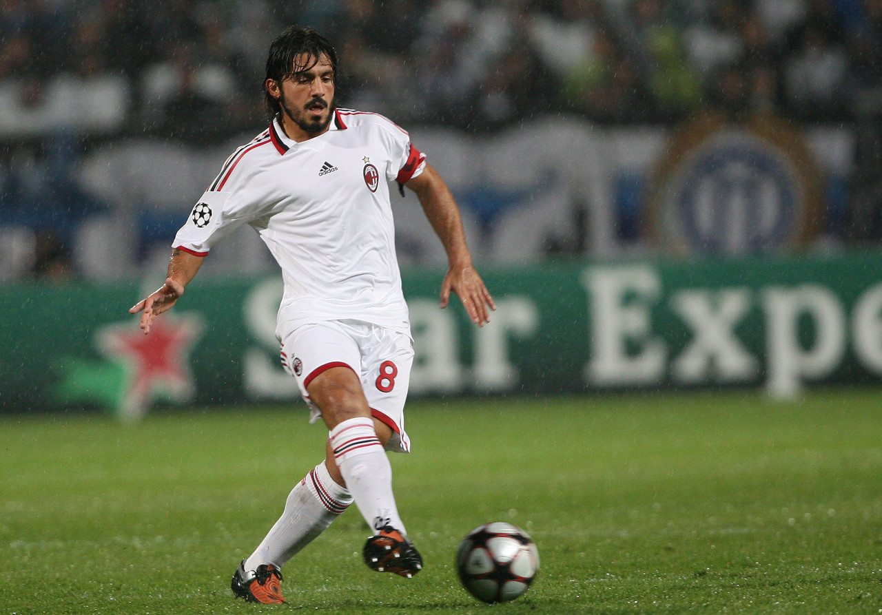 足球报：亚泰这几年都是寅吃卯粮，意向球员听说后婉拒邀请