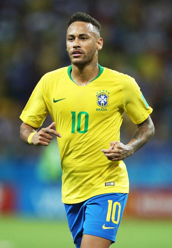 巴萨官方：欧冠对法鹰将检查穿客队球衣者身份，排除非法购票