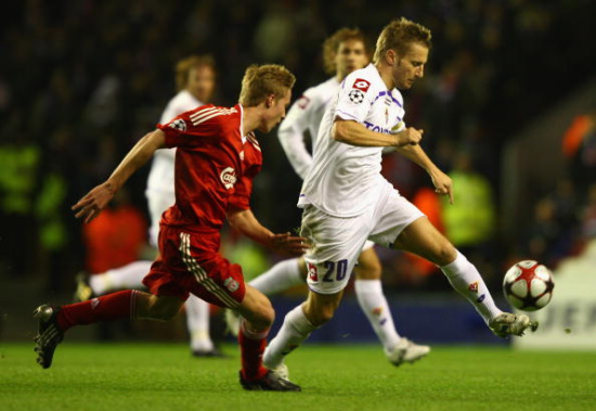 FOG与NFL达成多年合作，标志性宽松剪裁引关注