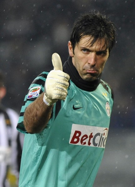 第21圈，诺里斯连过安东内利、塞恩斯、斯特罗尔、劳森，直接上到第4。